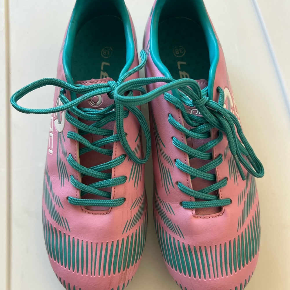 LEDCI cleats - Picture 3 of 4